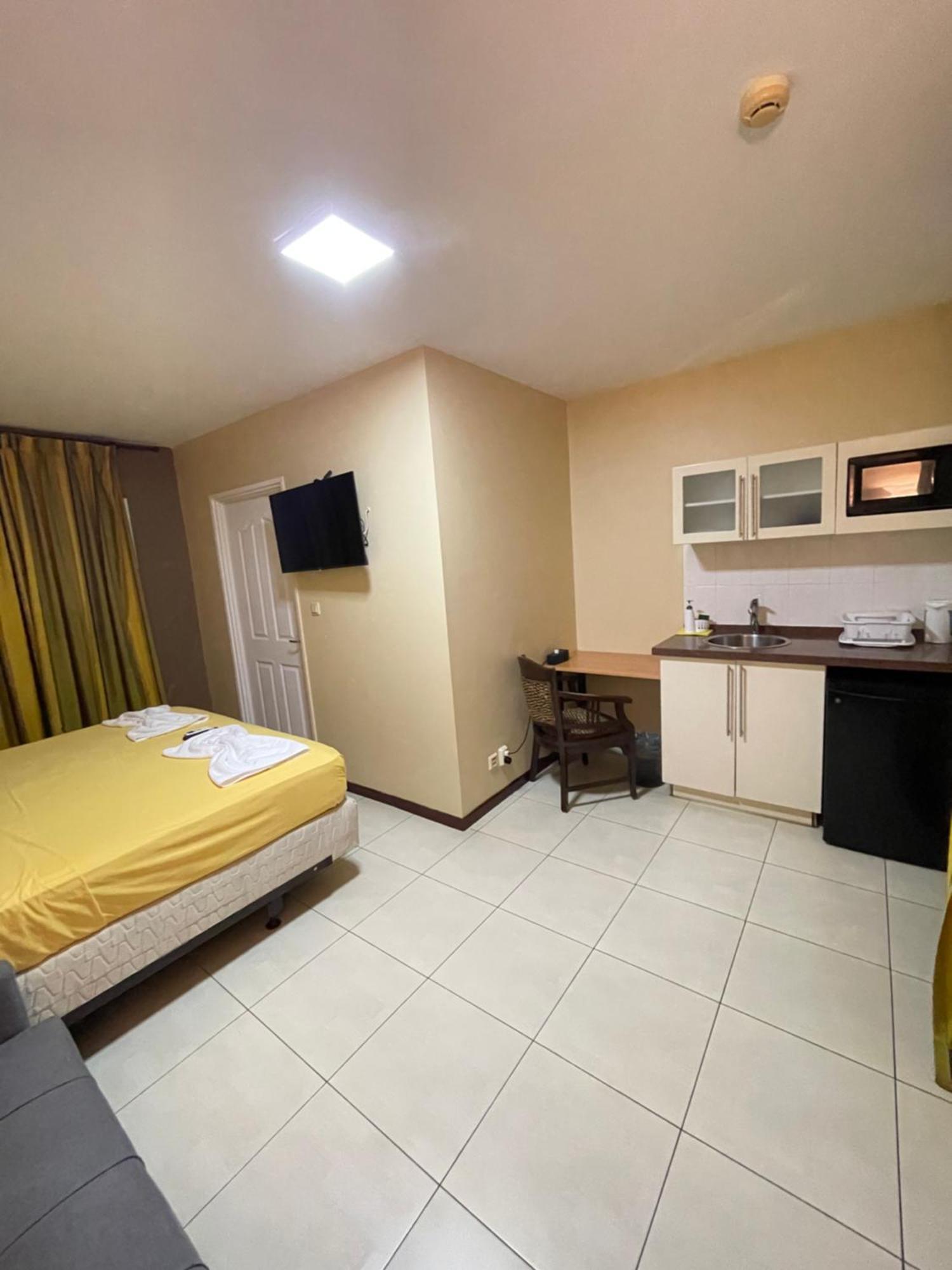 101 Suites Paramaribo Extérieur photo